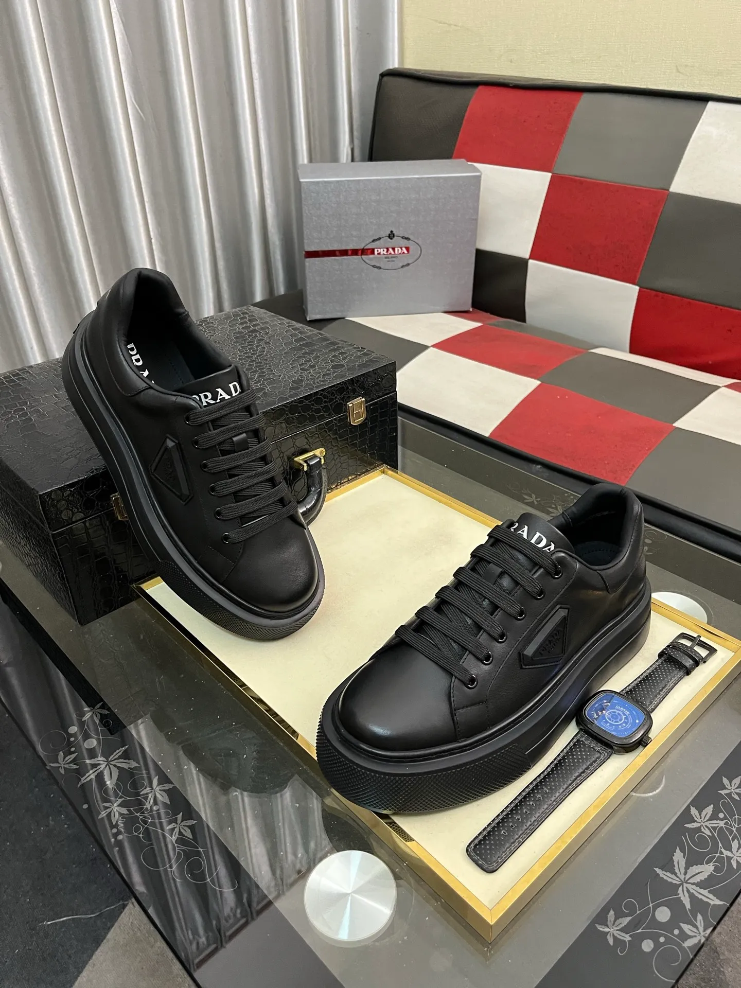 Men's shoes 💰580⌚️⌚️【PRADA】Prada casual shoes, originally developed 1:1, made of high-mercerized cowhide with imported cowhide, silk sheepskin lining, rubber outsole, comfortable and soft on the foot, size: 38-444️⃣Colors available